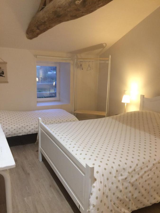 Le Petit Monty Gite Cote Jardin Saint-Malo-du-Bois Exterior foto