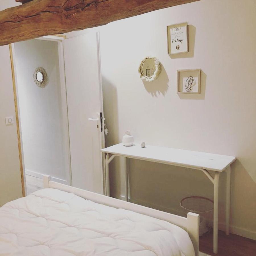 Le Petit Monty Gite Cote Jardin Saint-Malo-du-Bois Exterior foto
