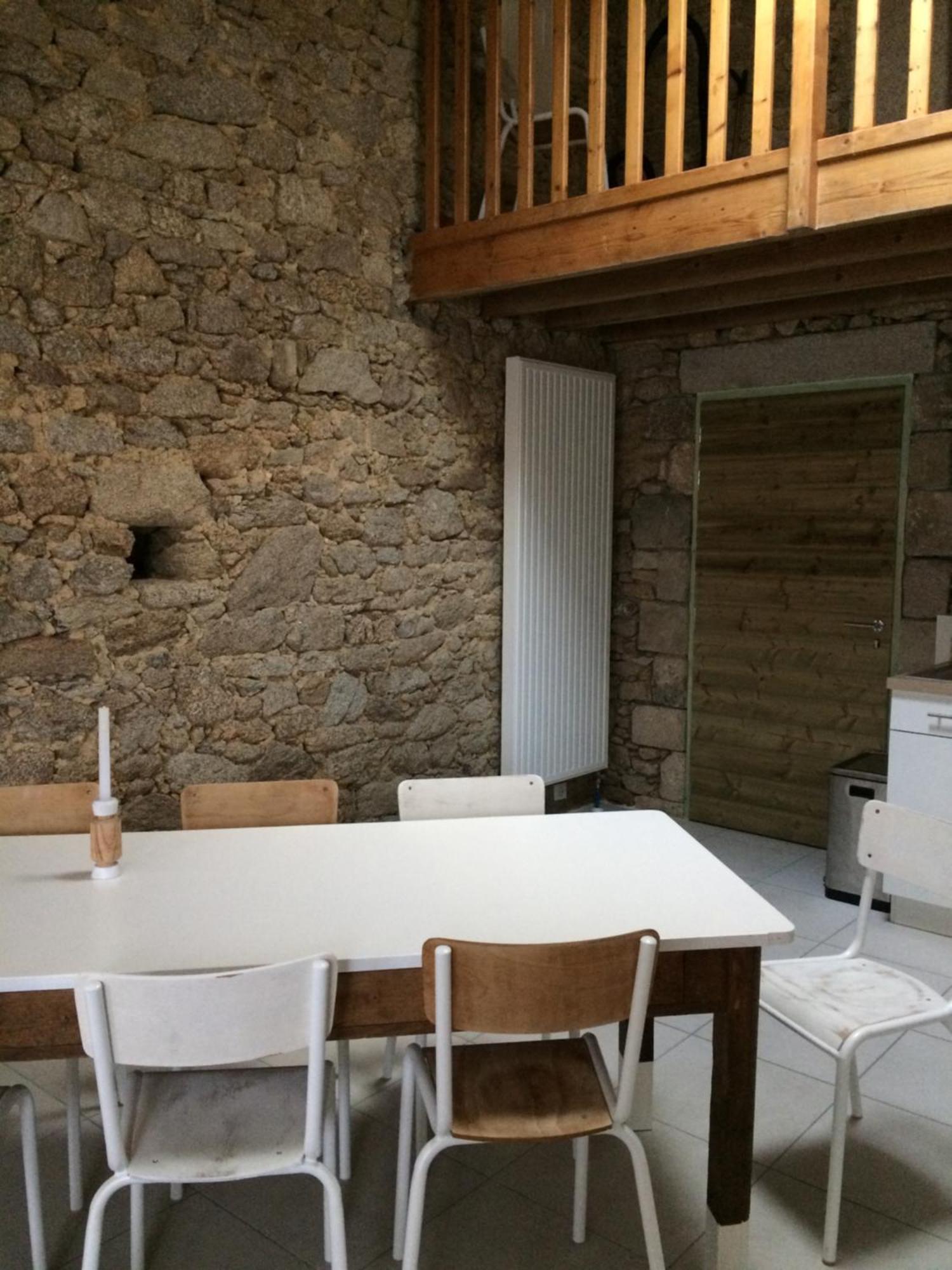 Le Petit Monty Gite Cote Jardin Saint-Malo-du-Bois Exterior foto